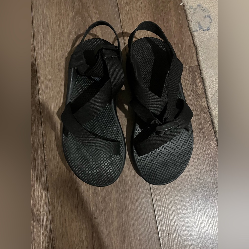 EUC CHACO SANDALS